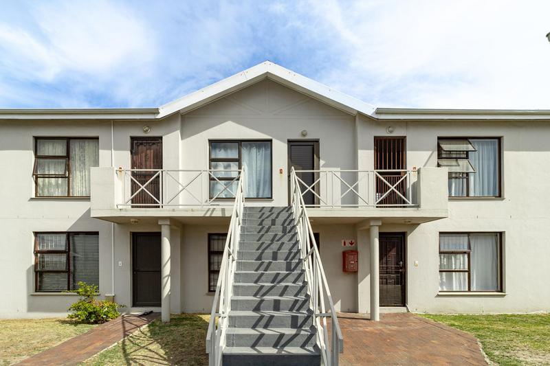 2 Bedroom Property for Sale in Vredekloof East Western Cape